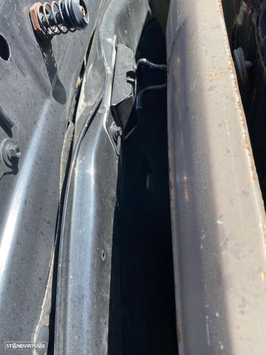 Capot Renault Clio 3 preto toque na frente conforme fotografias - 1