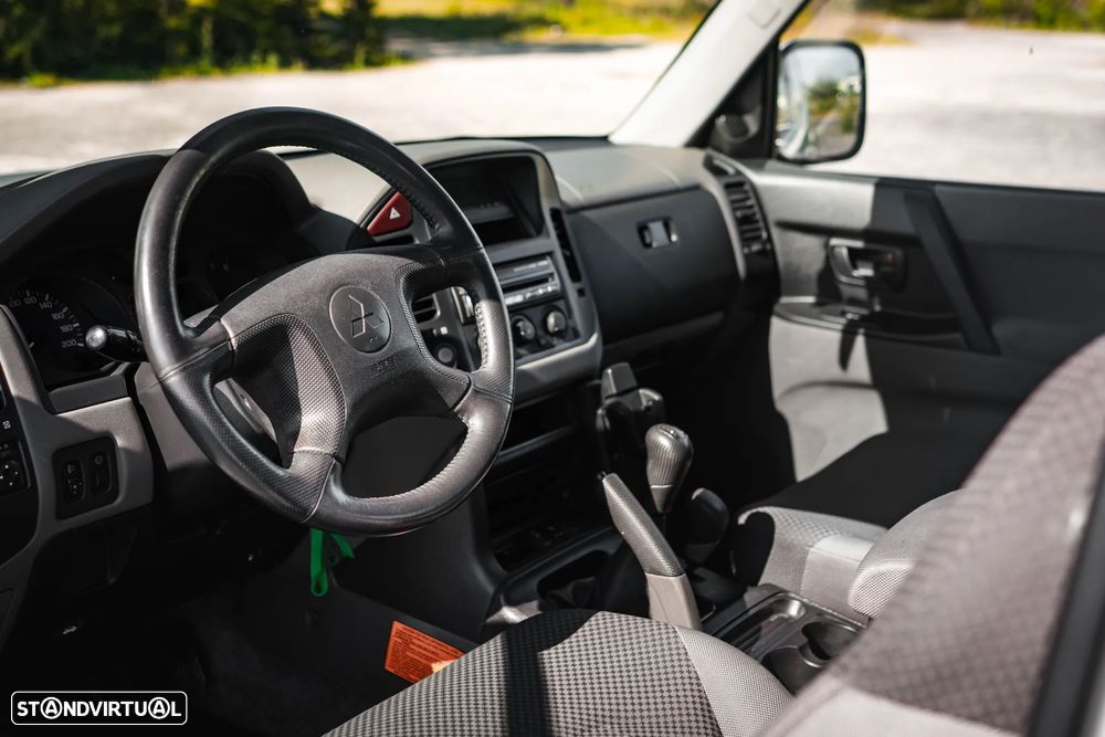 Mitsubishi Pajero 3.2 DI-D GLS ABS - 34