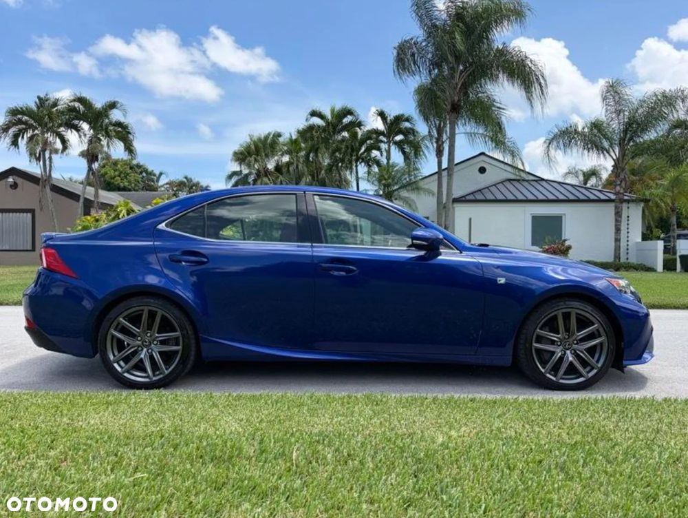 Lexus IS 200t / 300 F Sport - 12