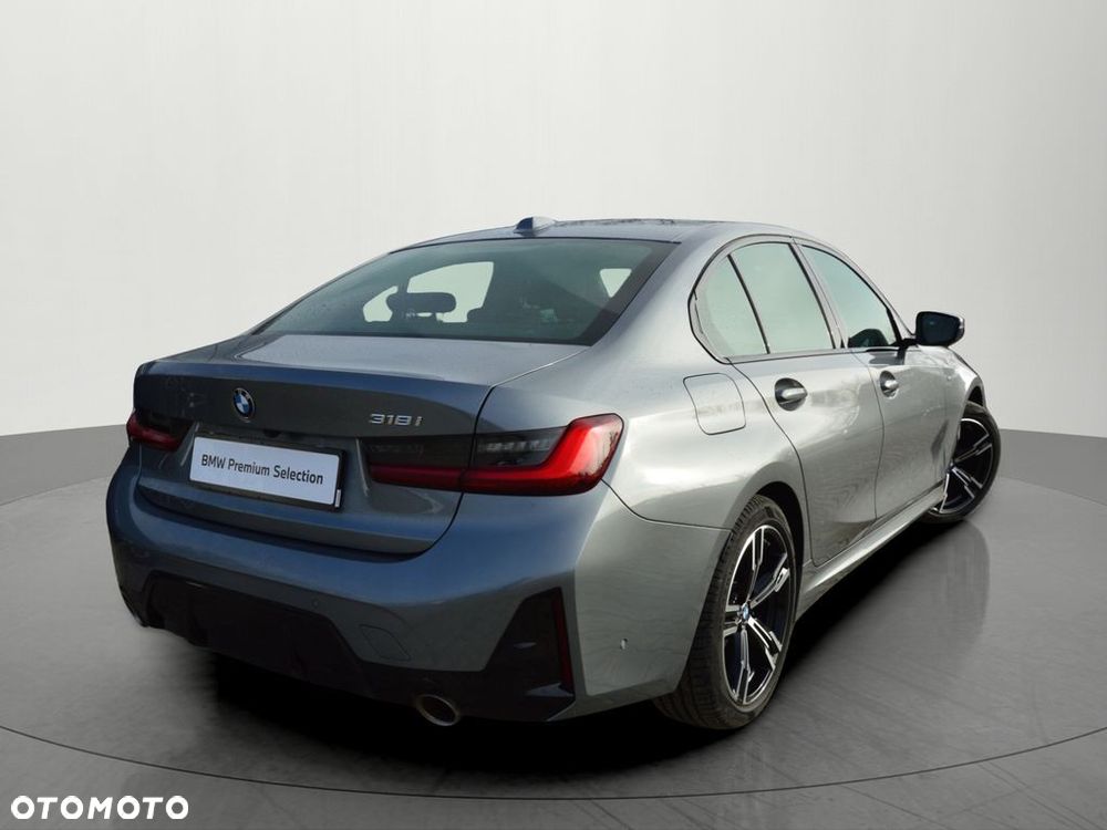 BMW Seria 3 318i M Sport - 9