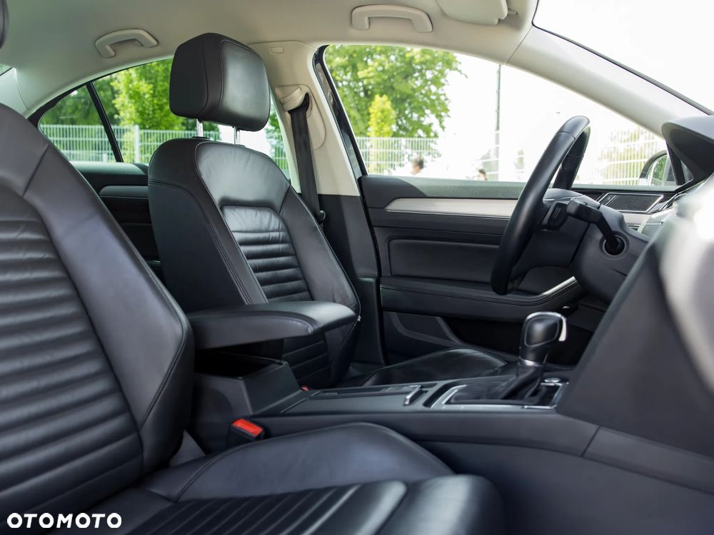 Volkswagen Passat 2.0 TDI 4Mot Elegance DSG - 24
