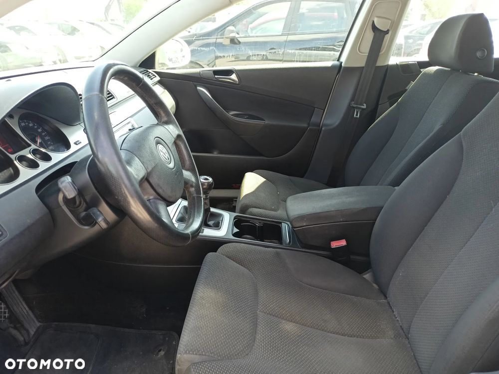 Volkswagen Passat - 8