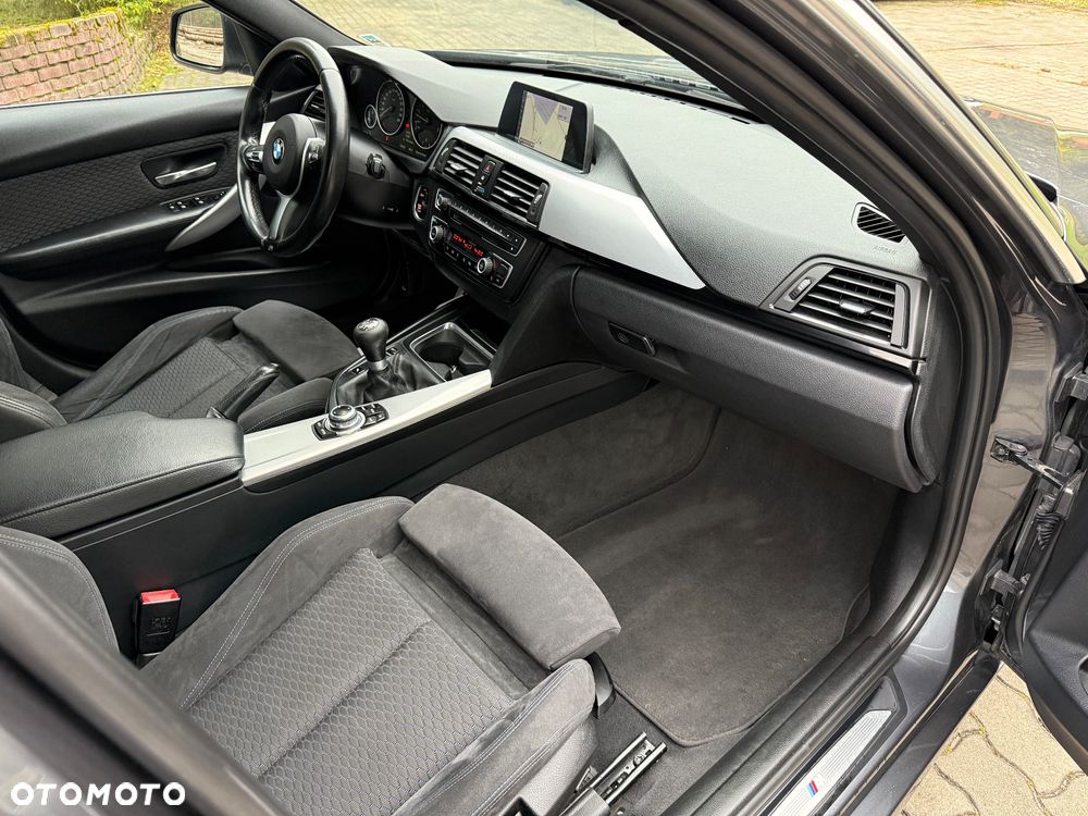 BMW Seria 3 328i M Sport - 18