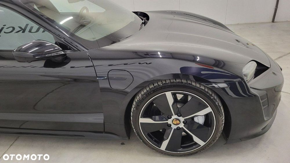 Porsche Taycan - 4