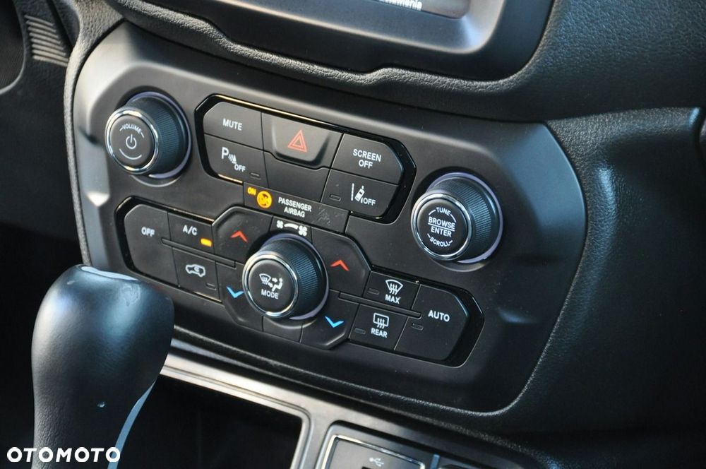 Jeep Renegade - 31