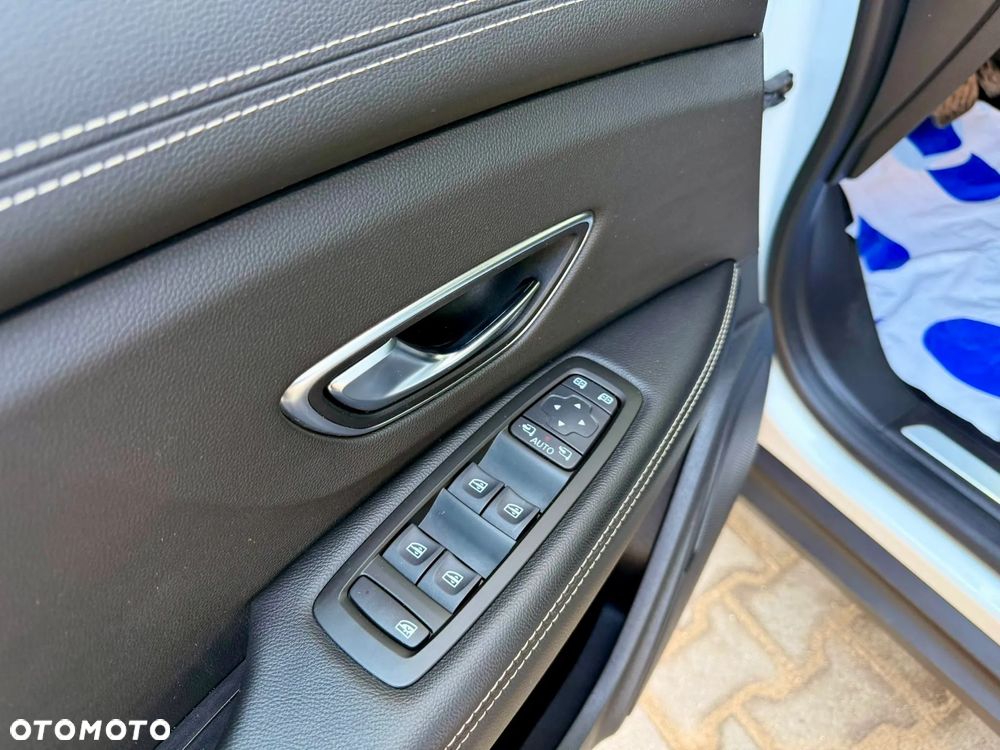 Renault Grand Scenic TCe 140 GPF EDC INTENS - 24