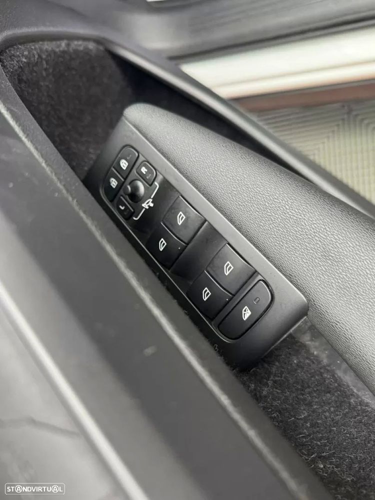 Volvo XC 40 2.0 D3 Momentum Core - 12