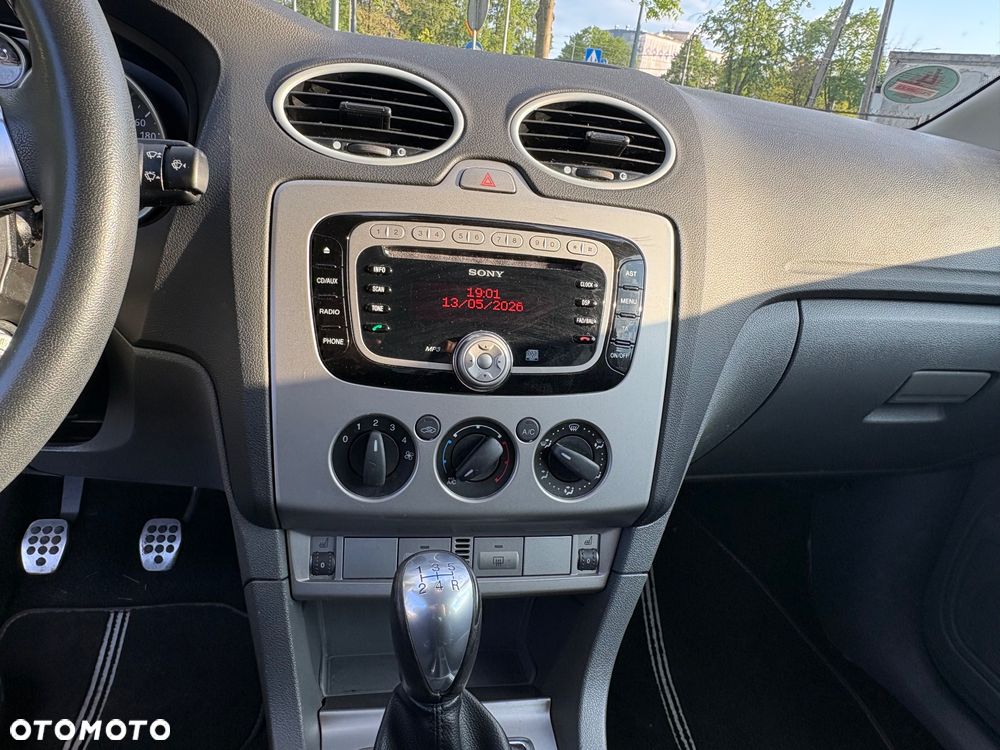 Ford Focus 1.6 16V Sport - 17