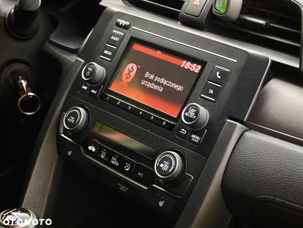 Honda Civic 1.0 i-VTEC Turbo Comfort Sport Line - 29