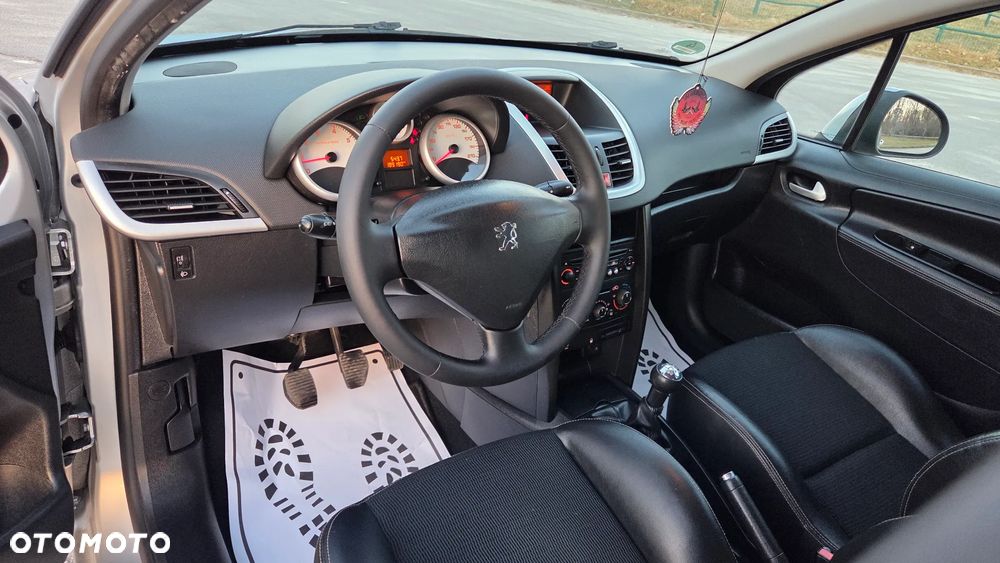 Peugeot 207 95 VTi Urban Style - 26