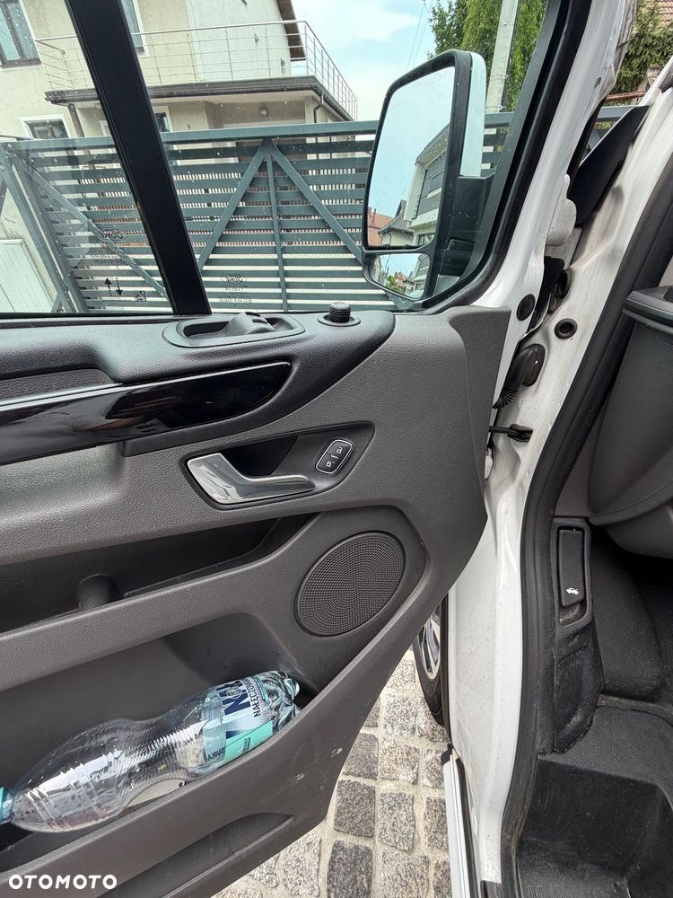 Ford TRANSIT CUSTOM SPORT - 12