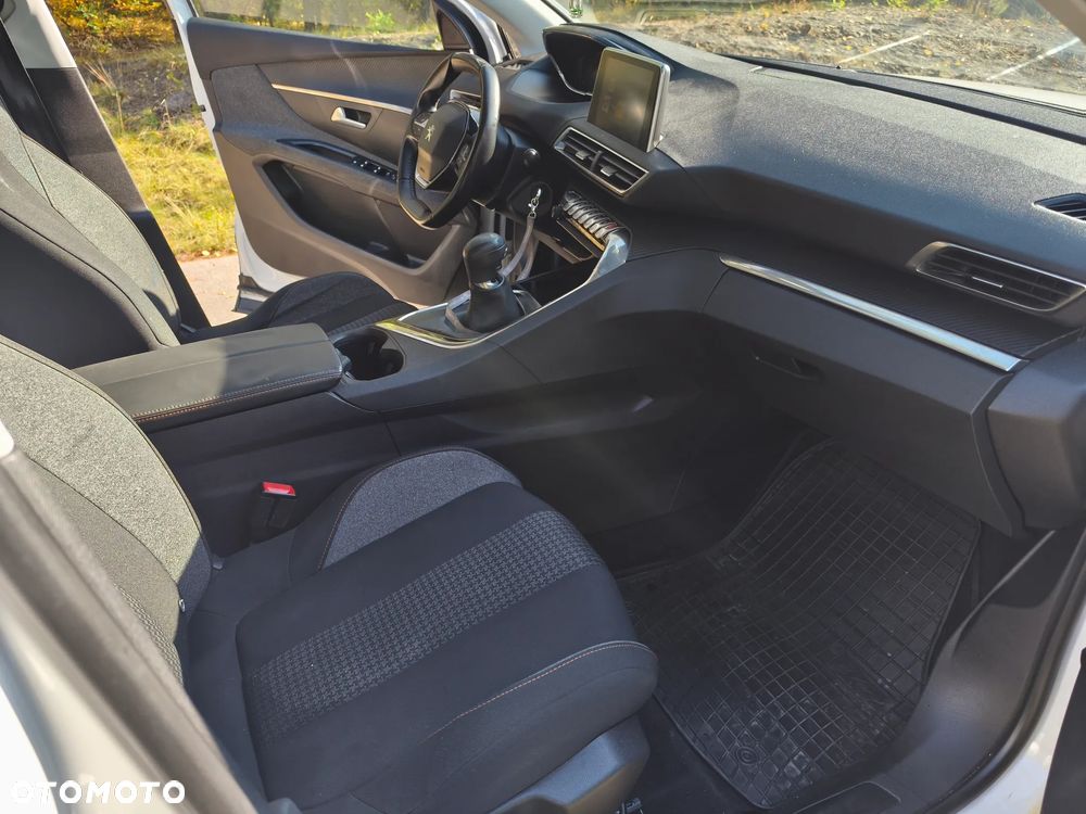 Peugeot 3008 - 19