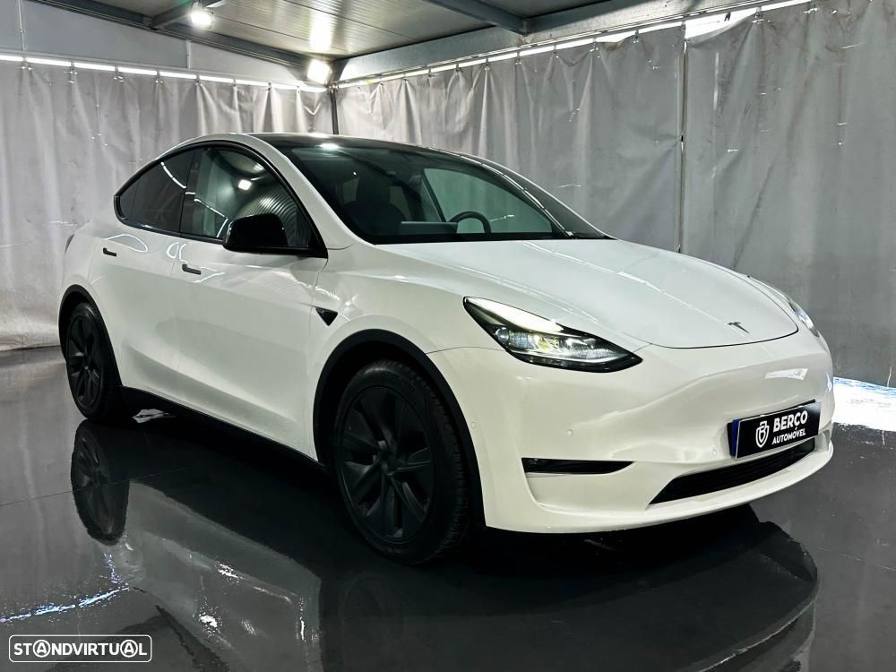 Tesla Model Y Long Range Dual Motor AWD - 4