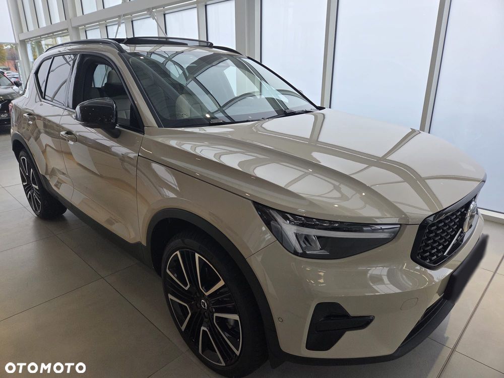 Volvo XC 40 B4 B DKG Ultimate Dark - 27