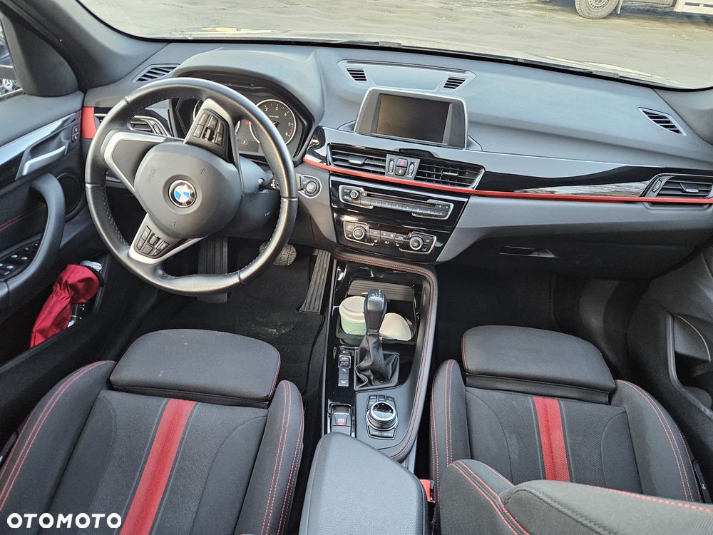 BMW X1 sDrive18d xLine sport - 32
