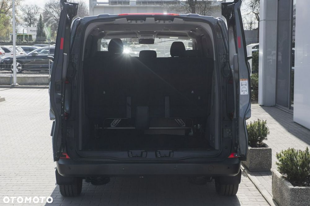 Volkswagen Caravelle - 10