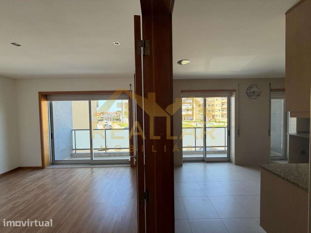 Excelente Apartamento T2 para Arrendamento na Póvoa de Varzim - Grande imagem: 4/26