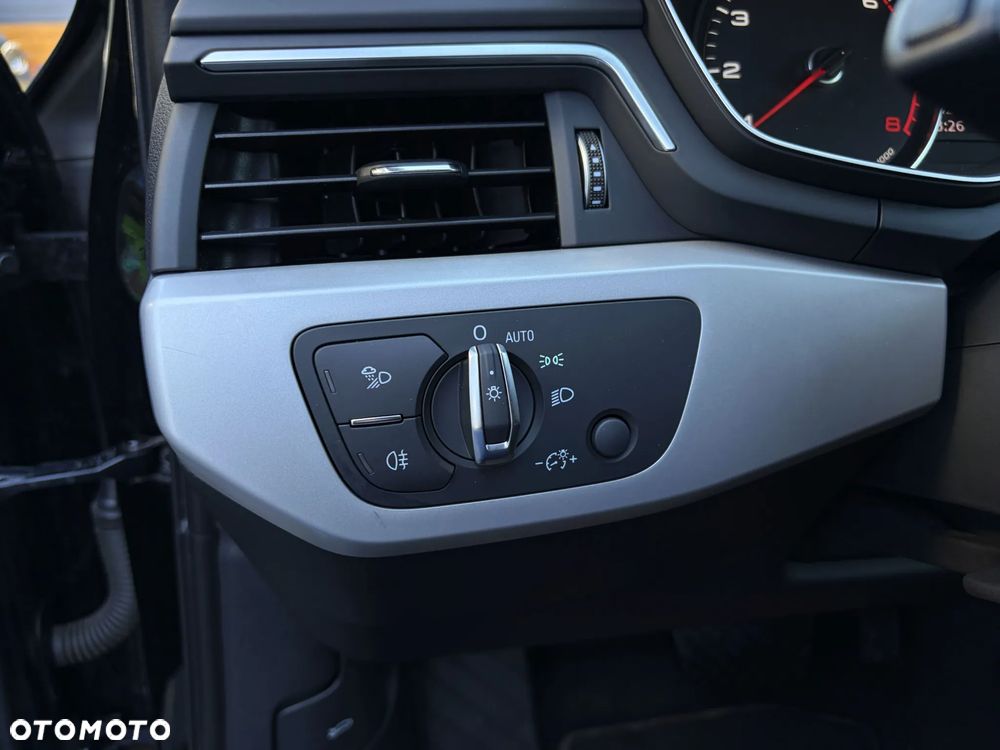 Audi A4 Avant 40 TFSI S tronic - 20