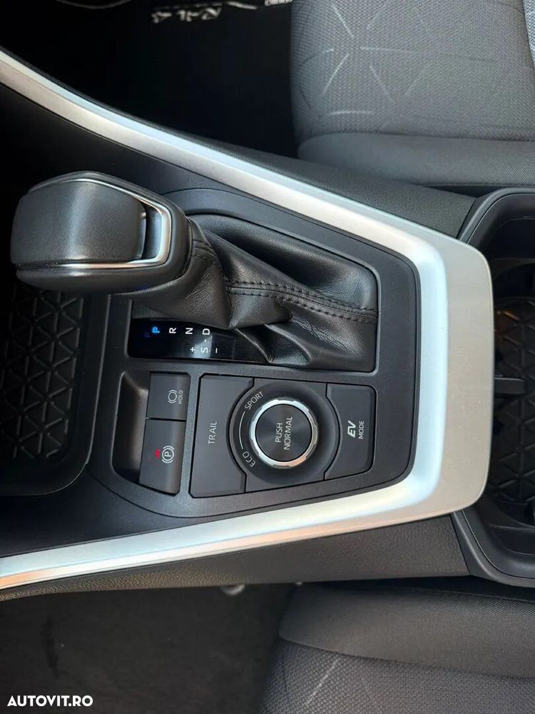 Toyota RAV4 - 18