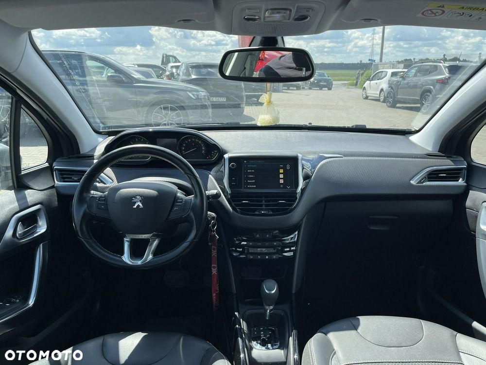 Peugeot 2008 1.2 Pure Tech GPF Allure S&S EAT6 - 11