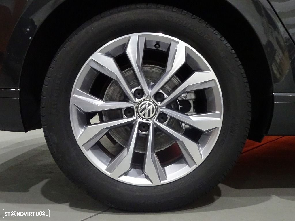 VW Passat 1.6 TDI Business P.DSG - 26
