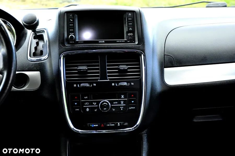 Dodge Grand Caravan - 21