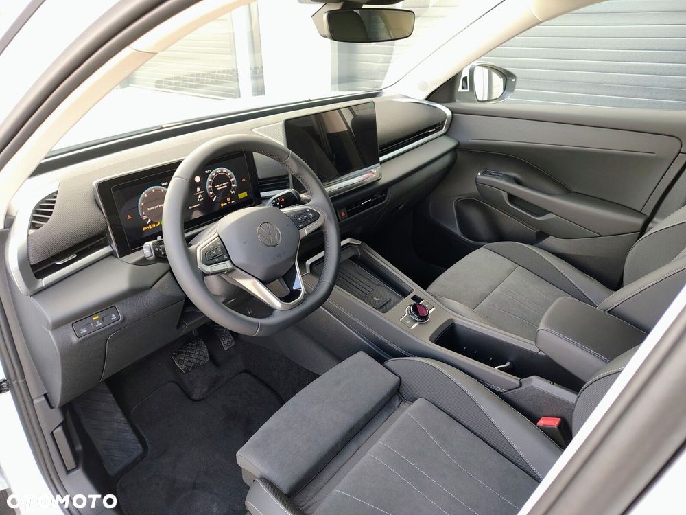 Volkswagen T-Roc - 13
