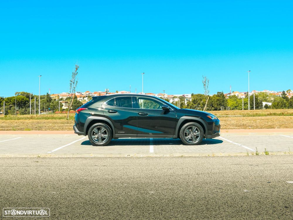Lexus UX 250h Premium - 8