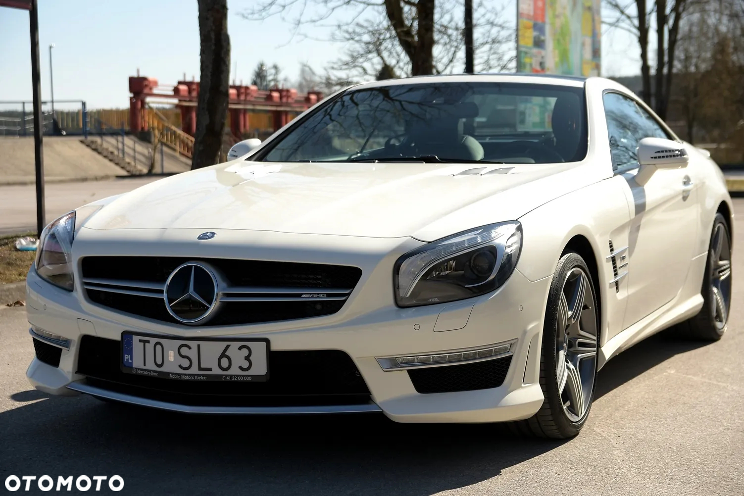 Mercedes-Benz SL 63 AMG - 12