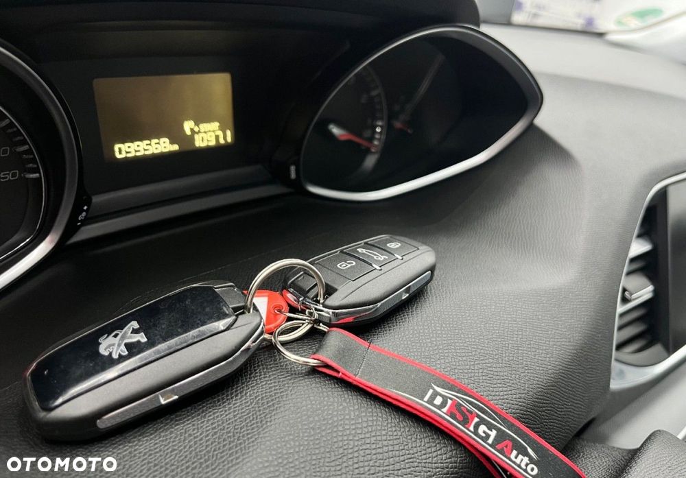 Peugeot 308 - 25