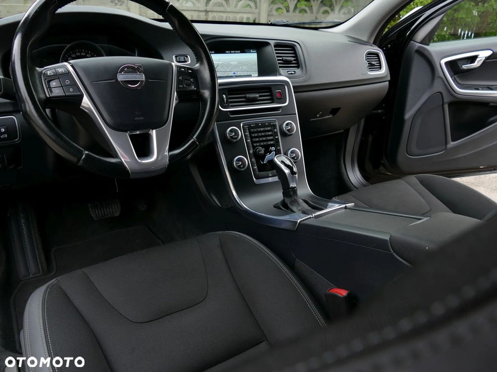 Volvo V60 D3 Momentum - 31