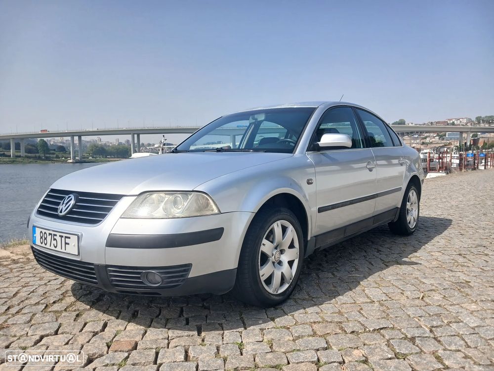 VW Passat 1.9 TDi Trendline - 2