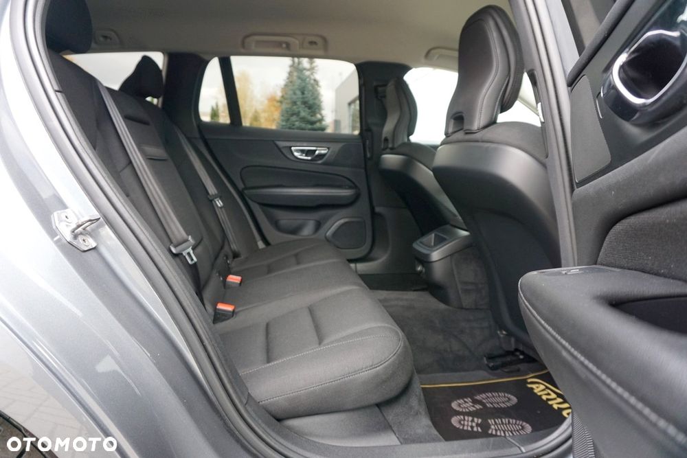Volvo V60 D3 Summum - 36