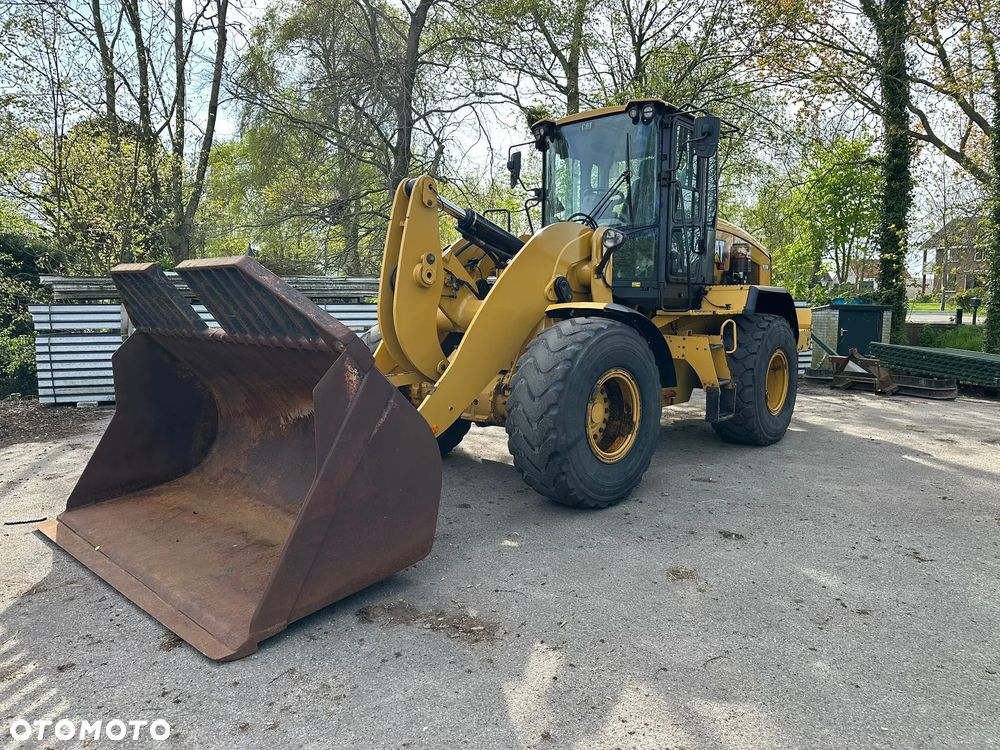 Caterpillar 938M - 9