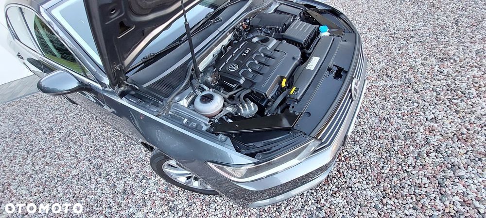 Volkswagen Passat 1.6 TDI SCR DSG Comfortline - 32
