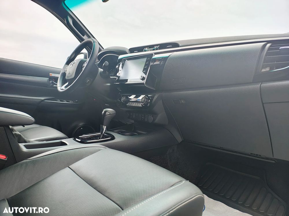 Toyota Hilux 2.8D 204CP 4x4 Double Cab AT Invincible - 8