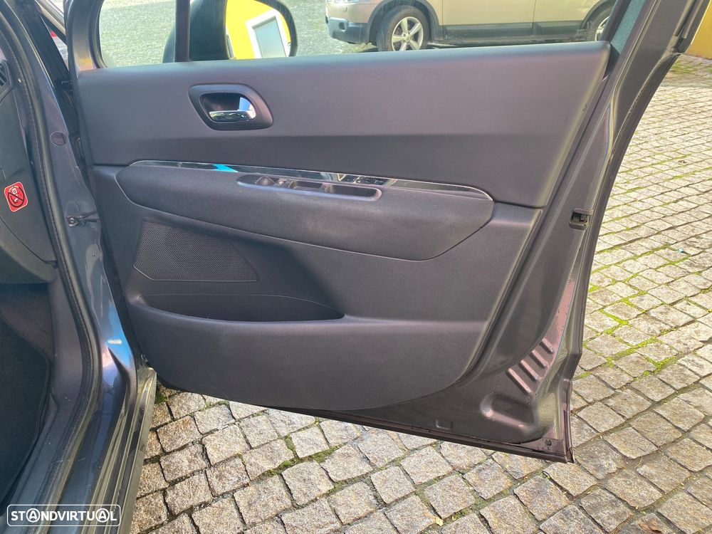 Peugeot 3008 1.6 HDi Active - 42