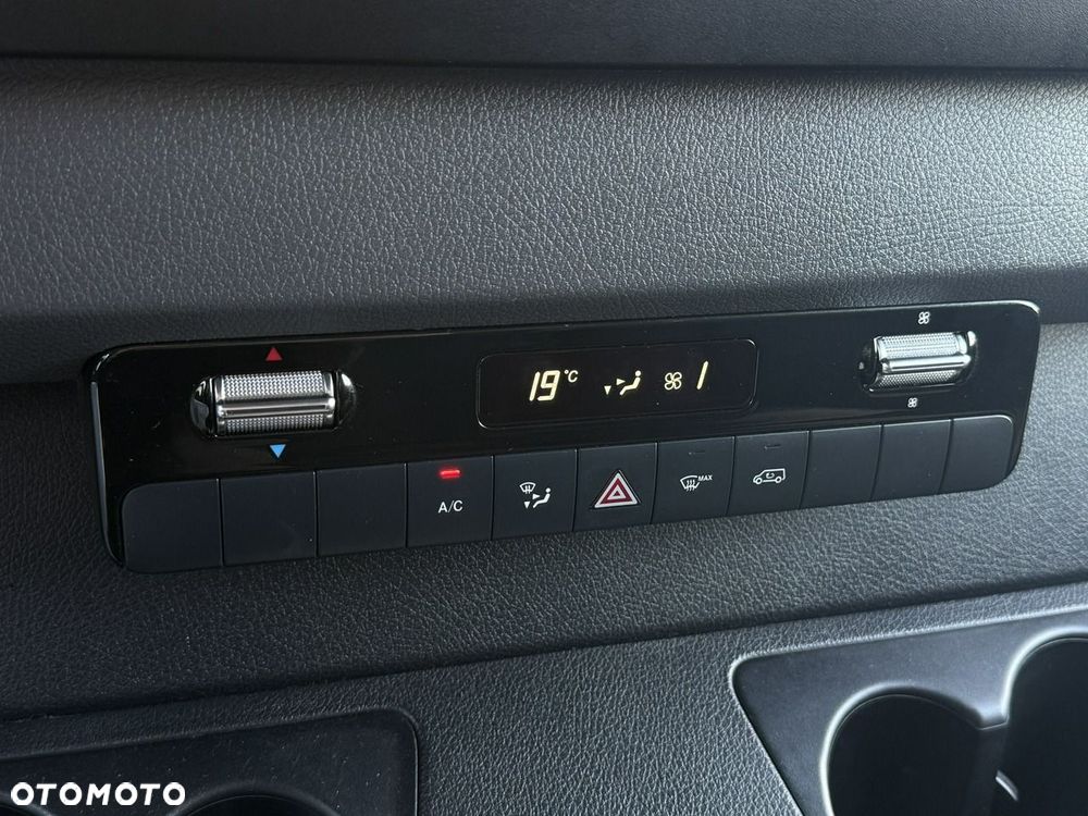 Mercedes-Benz Sprinter - 22
