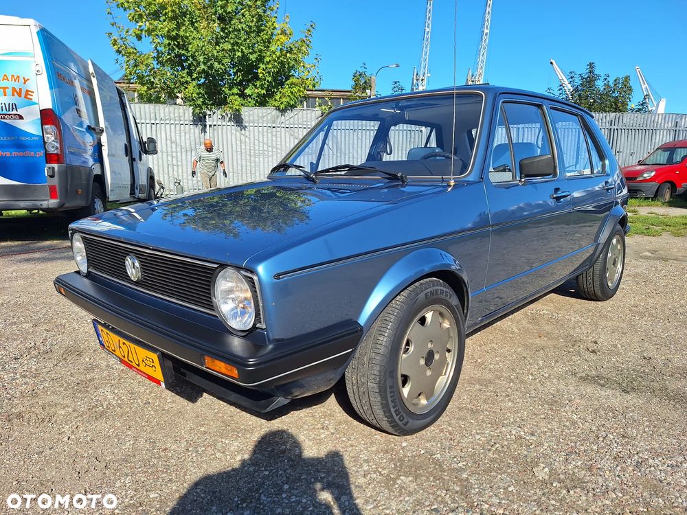 Volkswagen Golf - 2