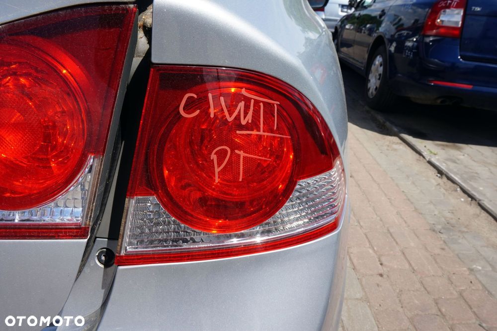 LAMPA TYLNA PRAWA CIVIC VIII SEDAN 33501-SNB-G01 HONDA 2006-2010 - 2