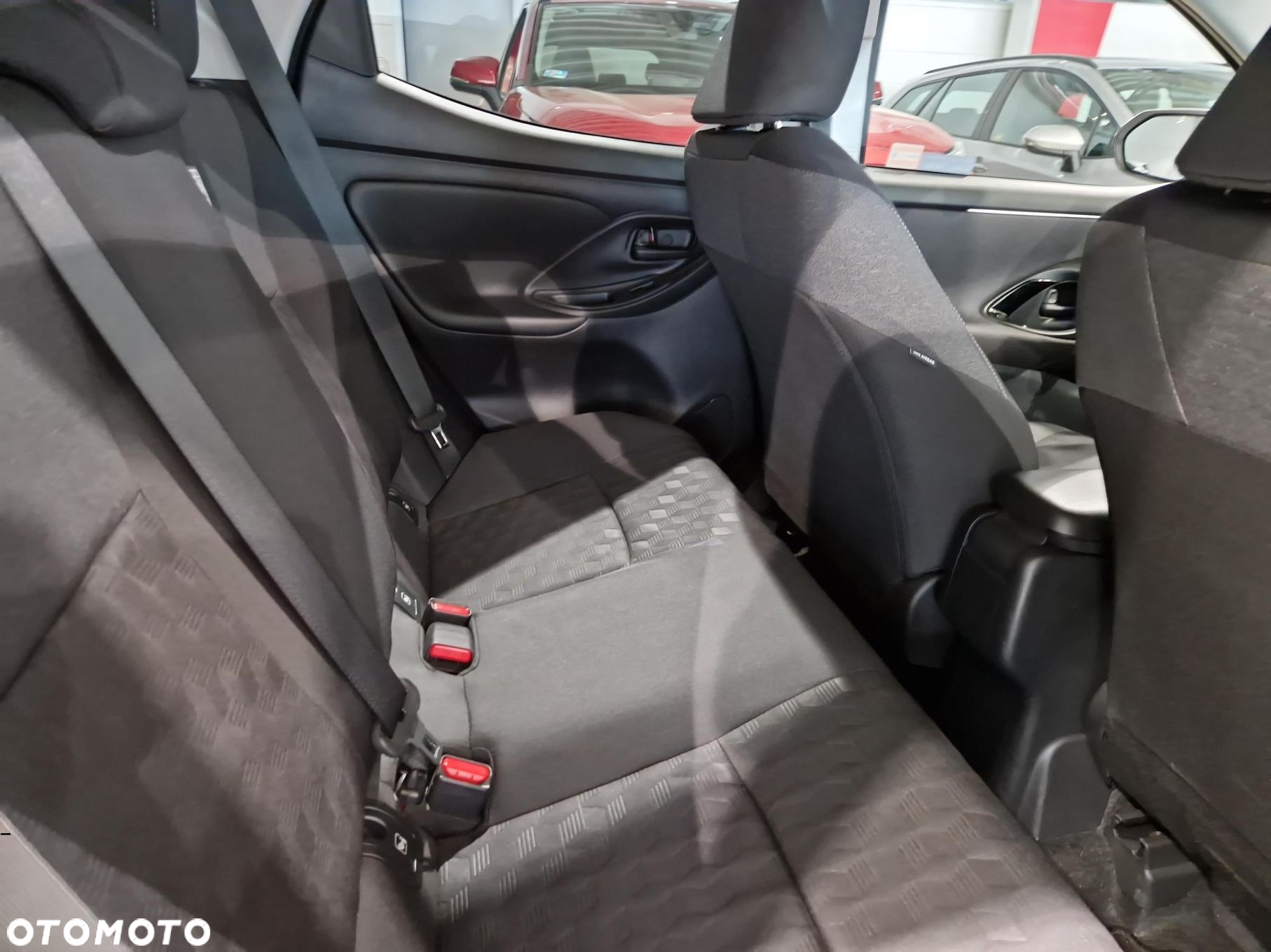Toyota Yaris - 10