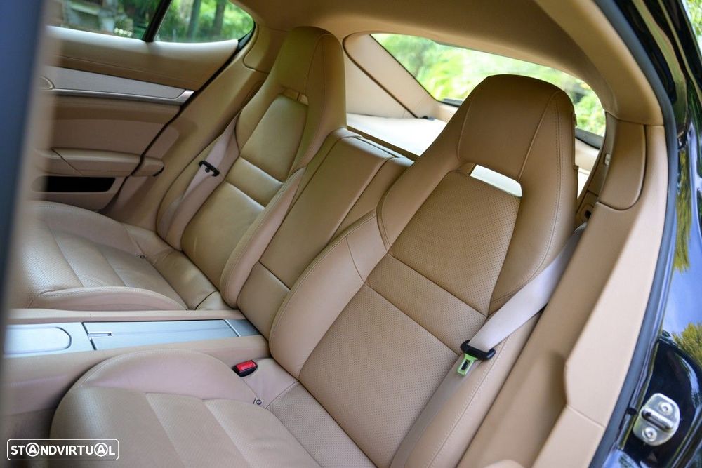Porsche Panamera S Hybrid J19 - 48