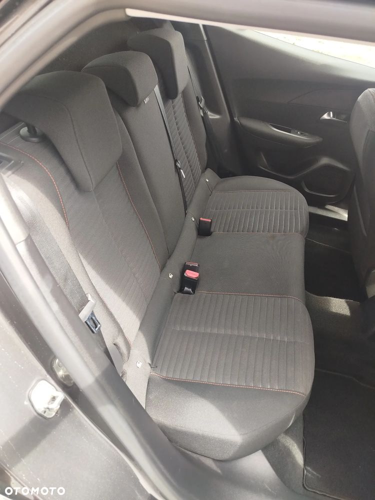 Peugeot 2008 1.5 BlueHDi Allure S&S - 9