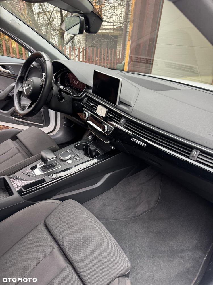 Audi A4 Limousine 45 TFSI quattro S tronic design - 10