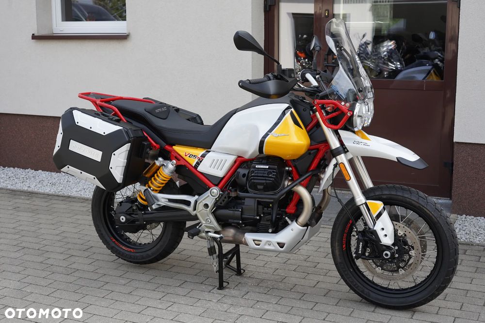 Moto Guzzi V85 - 1