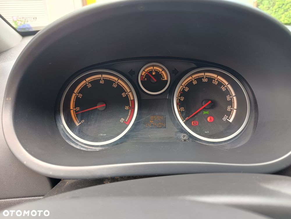 Opel Corsa 1.4 16V Essentia - 6