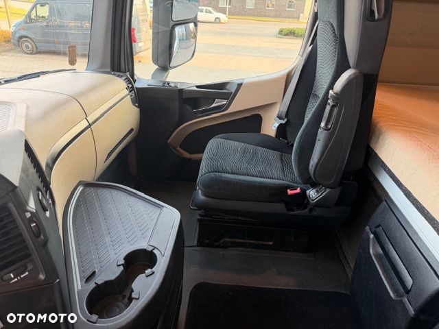 Mercedes-Benz 1845 - 17