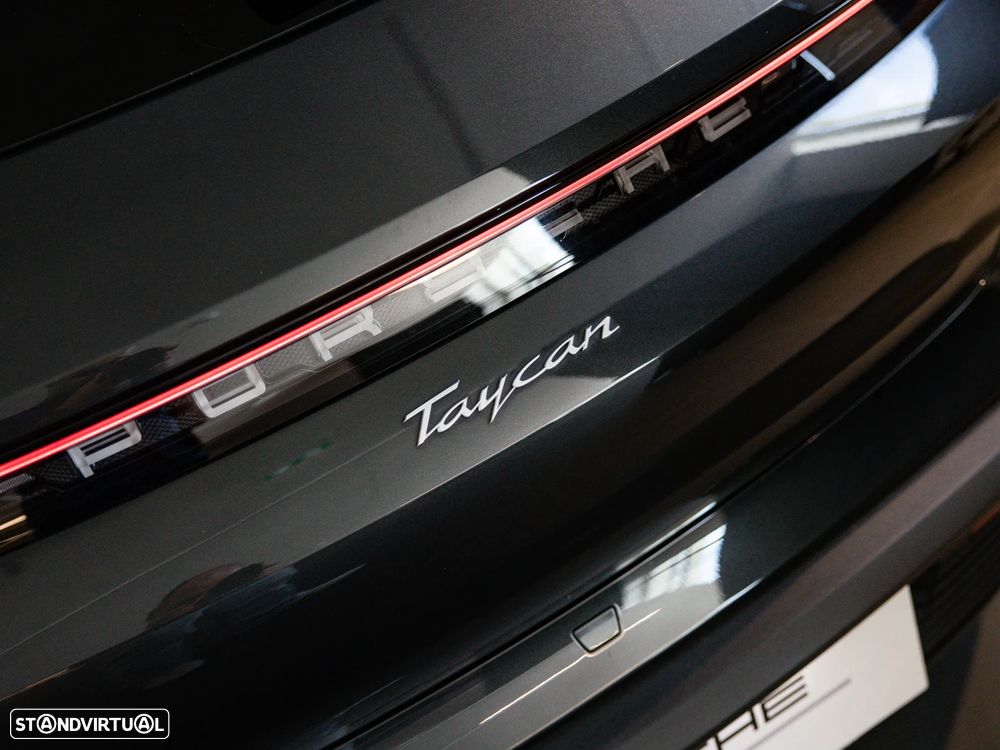 Porsche Taycan Sport Turismo - 19
