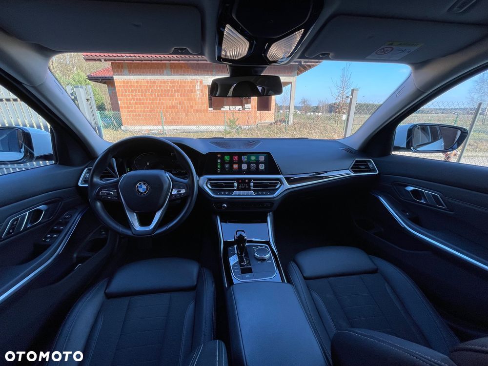 BMW Seria 3 320d xDrive mHEV - 10