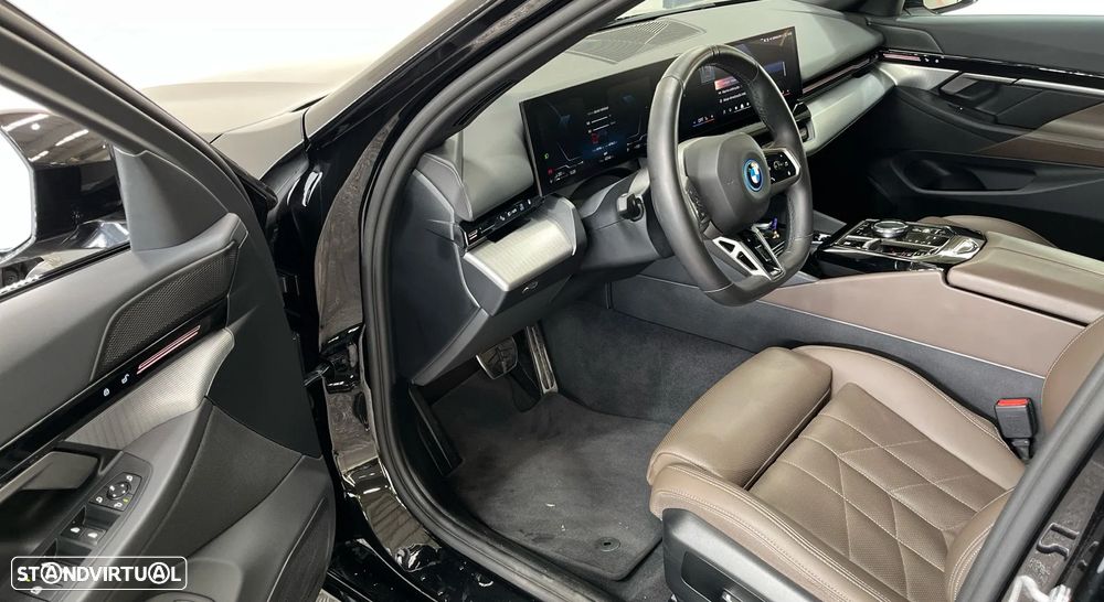 BMW 530 e Pack Desportivo M - 9